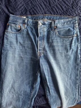 Levi Premium Women’s 501 90s Lightweight size 32